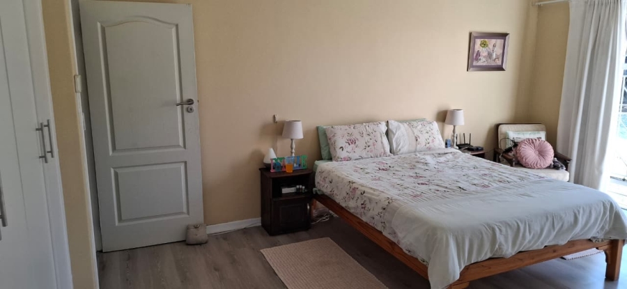 6 Bedroom Property for Sale in Suidrand Free State
